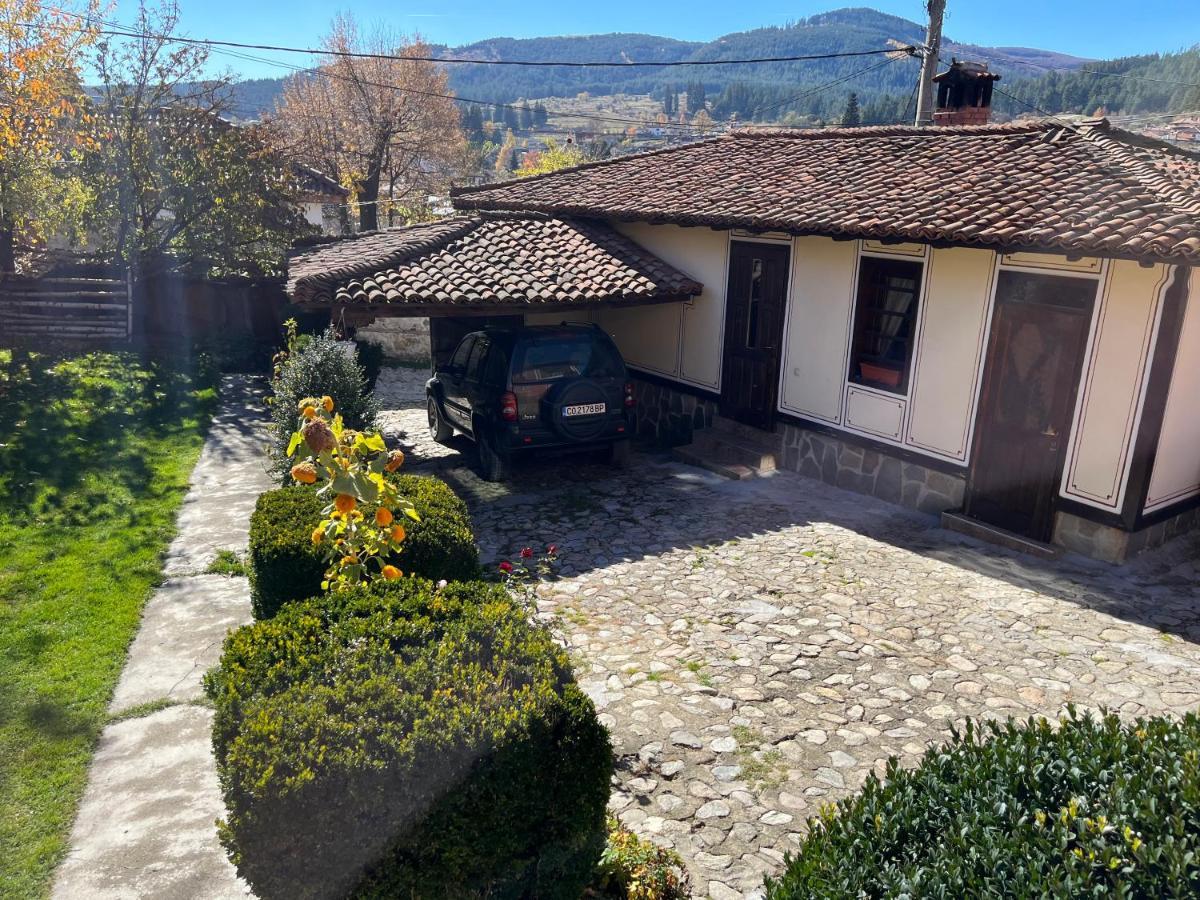 Guest House Lina Koprivštica Exteriér fotografie