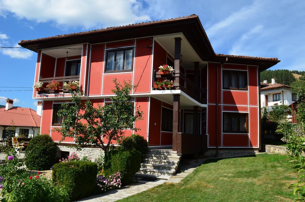 Guest House Lina Koprivštica Exteriér fotografie